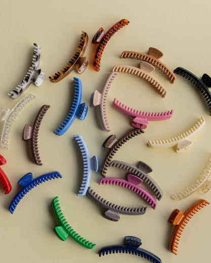 SHINY MIDI HOLD EVERYTHING CLAW ( 24 COLORS ): EMERALD GREEN