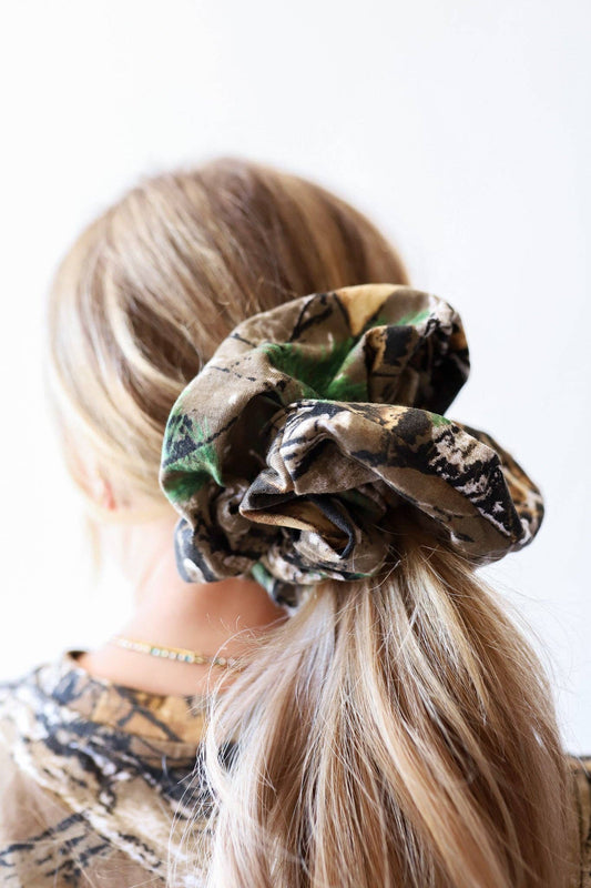 CAMO JUMBO SCRUNCHIE