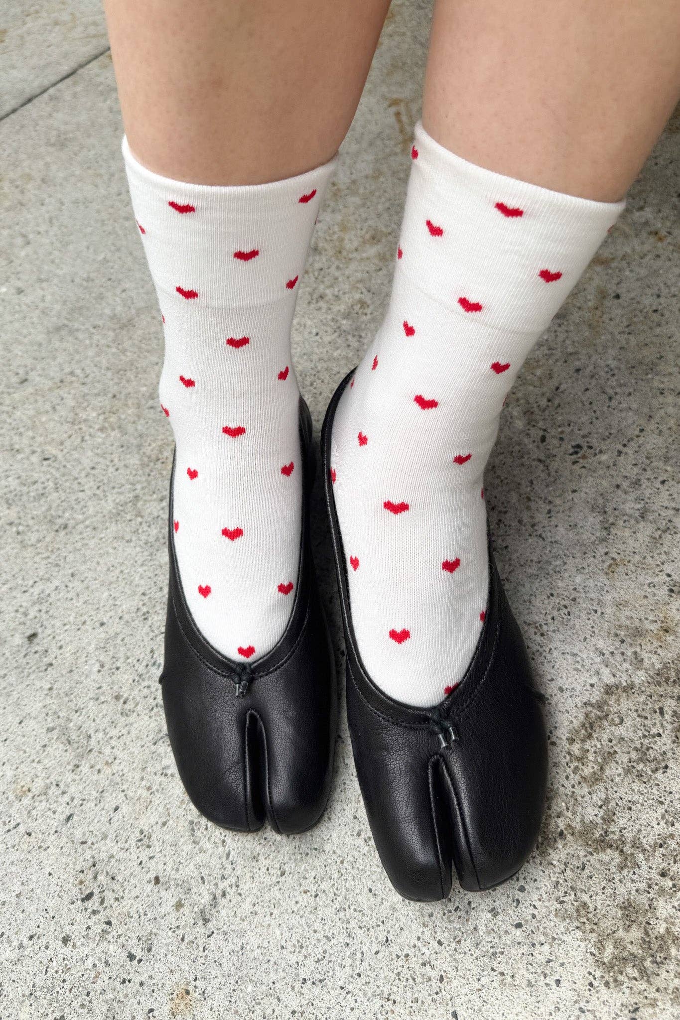 Heart Sneaker Socks (wholesale): HEART - WHITE / RED