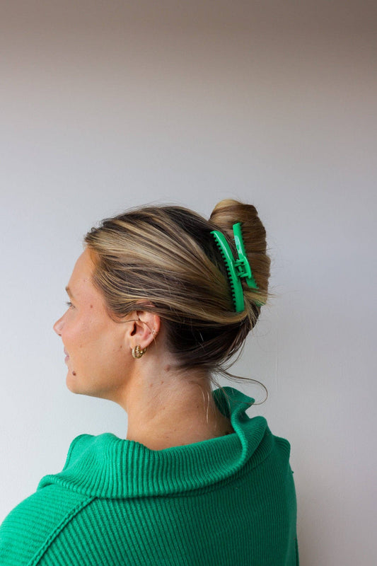 SHINY MIDI HOLD EVERYTHING CLAW ( 24 COLORS ): EMERALD GREEN