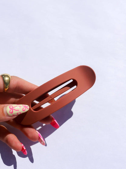 Lay Down Claws: MATTE BRIGHT RED