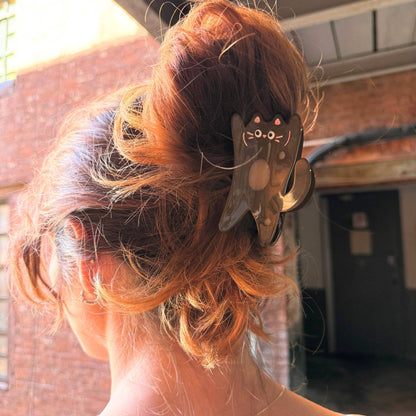 Lucky Cat Hair Claw Clip – Playful & Charming Accessory: Black