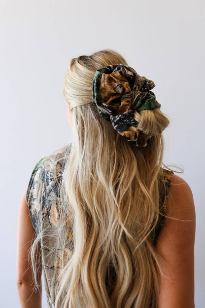 CAMO JUMBO SCRUNCHIE