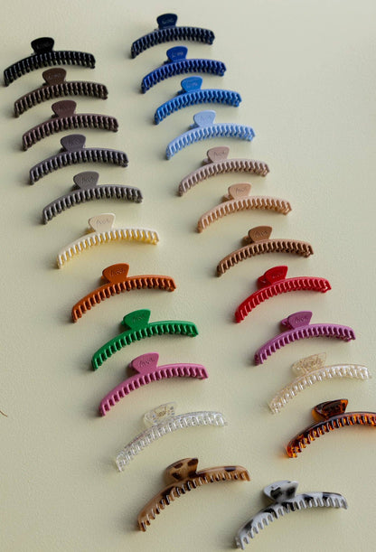 SHINY MIDI HOLD EVERYTHING CLAW ( 24 COLORS ): EMERALD GREEN