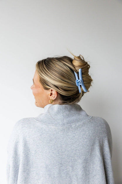 SHINY MIDI HOLD EVERYTHING CLAW ( 24 COLORS ): ROYAL BLUE